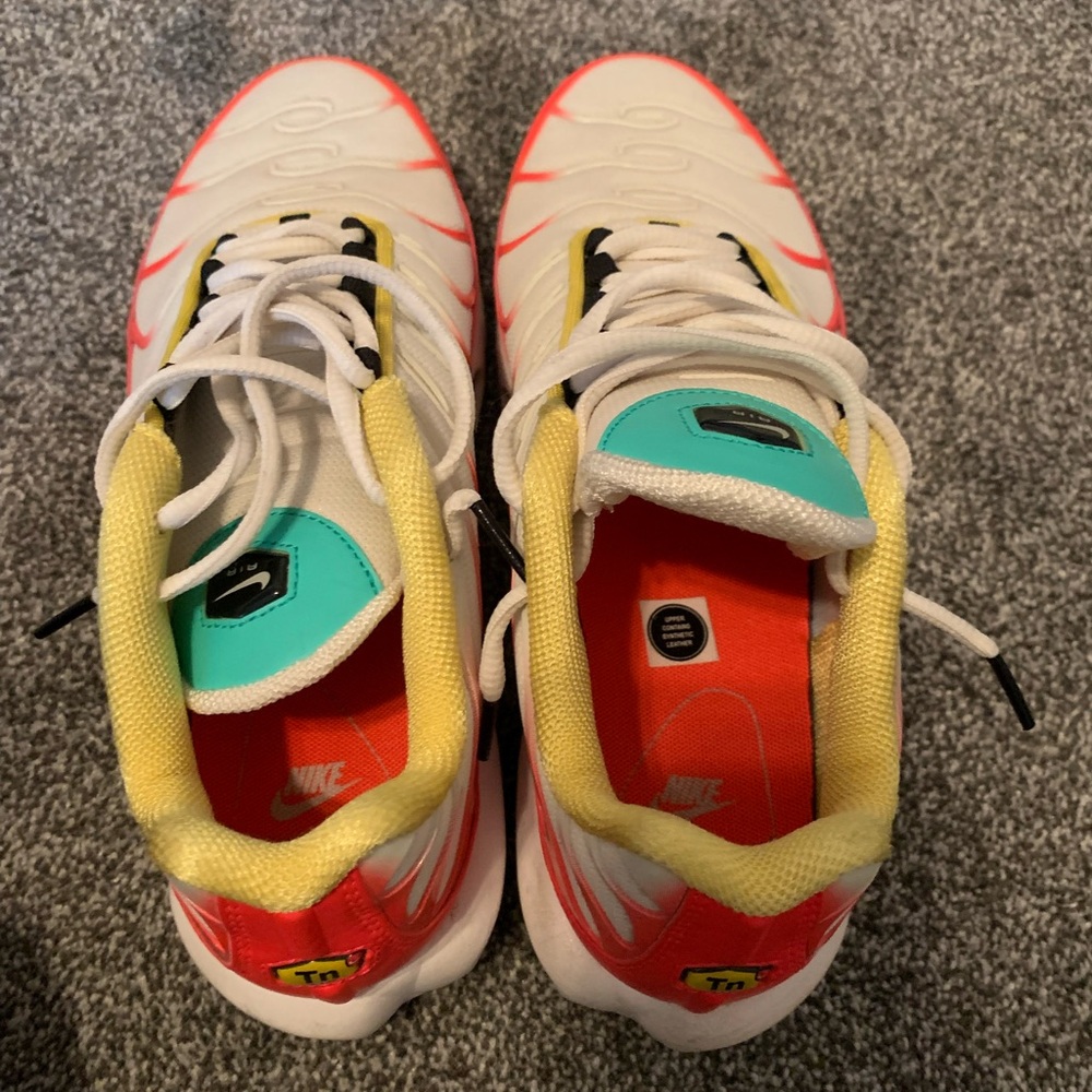 Women’s Nike size 9